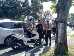 Viral Pengendara Mobil Dihentikan Polisi di Jalan Raya Magetan – Sukomoro