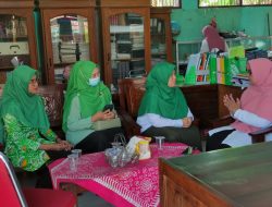 Peduli Yatim Piatu, PPP Magetan Bantu Beasiswa Puluhan Anak di Madrasah Ibtidaiyah