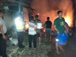 Ditinggal Bantu Hajatan Tetangga, Dapur Sulimah Ludes Terbakar