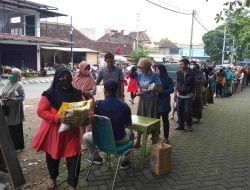 Operasi Pasar Beras Murah di Magetan, Diwarnai Antrian Panjang, Ada yang Beli Berkali-kali