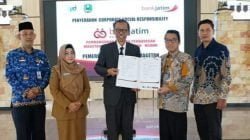 Bupati Suprawoto Terima Bantuan CSR Bank Jatim Berupa Pembangunan Gapura Perbatasan Magetan