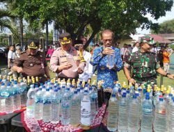 Apel Gelar Pasukan, Polres Magetan Musnahkan Ratusan Liter Miras dan Kenalpot Brong