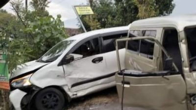 Lakalantas Avanza Vs Carry di Jalan Raya Lembeyan – Parang, Satu Pengemudi Terluka