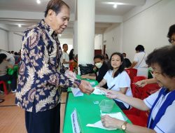 Berbagi Kasih, PSMTI Magetan Gandeng GKKS dan Gereja Regina Pacis Adakan Pengobatan Gratis