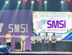 Meriah, Pelantikan SMSI Trenggalek Hadirkan Award DPRD dan Expo Ekonomi Rakyat