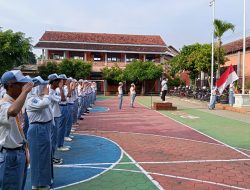 Upacara Hardiknas di SMK PGRI 1 Magetan, Momen Tingkatkan Pendidikan Bermutu untuk Semua