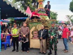 Mengangkat Sejarah Dusun Bangunsari, Kelurahan Sukowinangun Gelar Kirab Gunungan