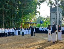 Kasat Binmas Polres Magetan Pimpin Upacara HUT ke-80 RI di Ponpes Al Muslimun