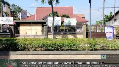 Unjuk Rasa Mahasiswa, Samsat Magetan Pilih Tutup Papan Nama Pakai Triplek