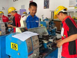 Tingkatkan Daya Saing Lulusan, SMKS Magetan 1 YKP Gelar UKK Berstandar Industri