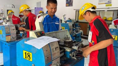 Tingkatkan Daya Saing Lulusan, SMKS Magetan 1 YKP Gelar UKK Berstandar Industri