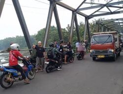Pelajar SMK Dilaporkan Hilang, Motor dan Sandal Ditemukan di Atas Jembatan Ngujur Nguntoronadi