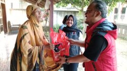 Dukung Peternak Lokal, DPC PDI Perjuangan Magetan Bagikan Setengah Ton Telur untuk Warga