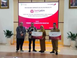 Bank Jatim Serahkan CSR untuk Percantik Alun-Alun Magetan dan Kampus Unesa 5