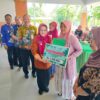 Dinsos Magetan Serahkan Bansos WRSE untuk 22 Perempuan Tulang Punggung Keluarga di Kartoharjo