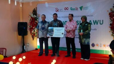 Dompet Dhuafa Bersama ROIS OJK Perkuat Kampung Susu Lawu, Dorong Peternak Makin Berdaya