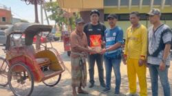 Peringati Hari Tani, Riyono Caping Bagikan 50 Paket Beras untuk Tukang Becak hingga Penyapu Jalan