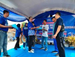 HUT ke-25 Demokrat: DPC Magetan Bersih-Bersih Lingkungan dan Berbagi Sembako